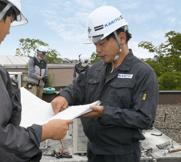 社員インタビュー写真（S.R.）